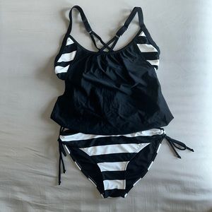 🏖️ Black & White striped Tankini 🌺